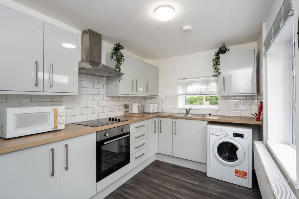 Harvest House - Tv In Every Bedroom! * Swansea