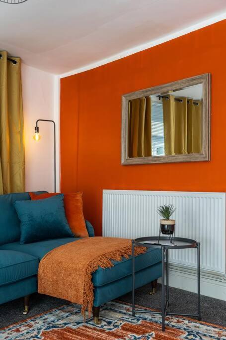 Harvest House - Tv In Every Bedroom! * Swansea